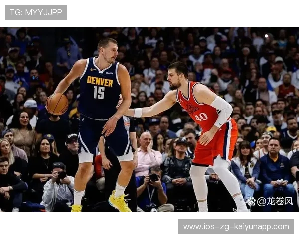 《快船球迷期待球队在休赛期进行积极操作》，快船球队成员