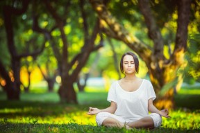 举重科研中心发布青少年训练与集中营安全手册，举重学校