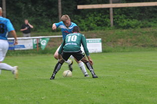 开云体育网页版入口-足球教练战术布置备受关注，足球教练考虑到对手阵型  第1张